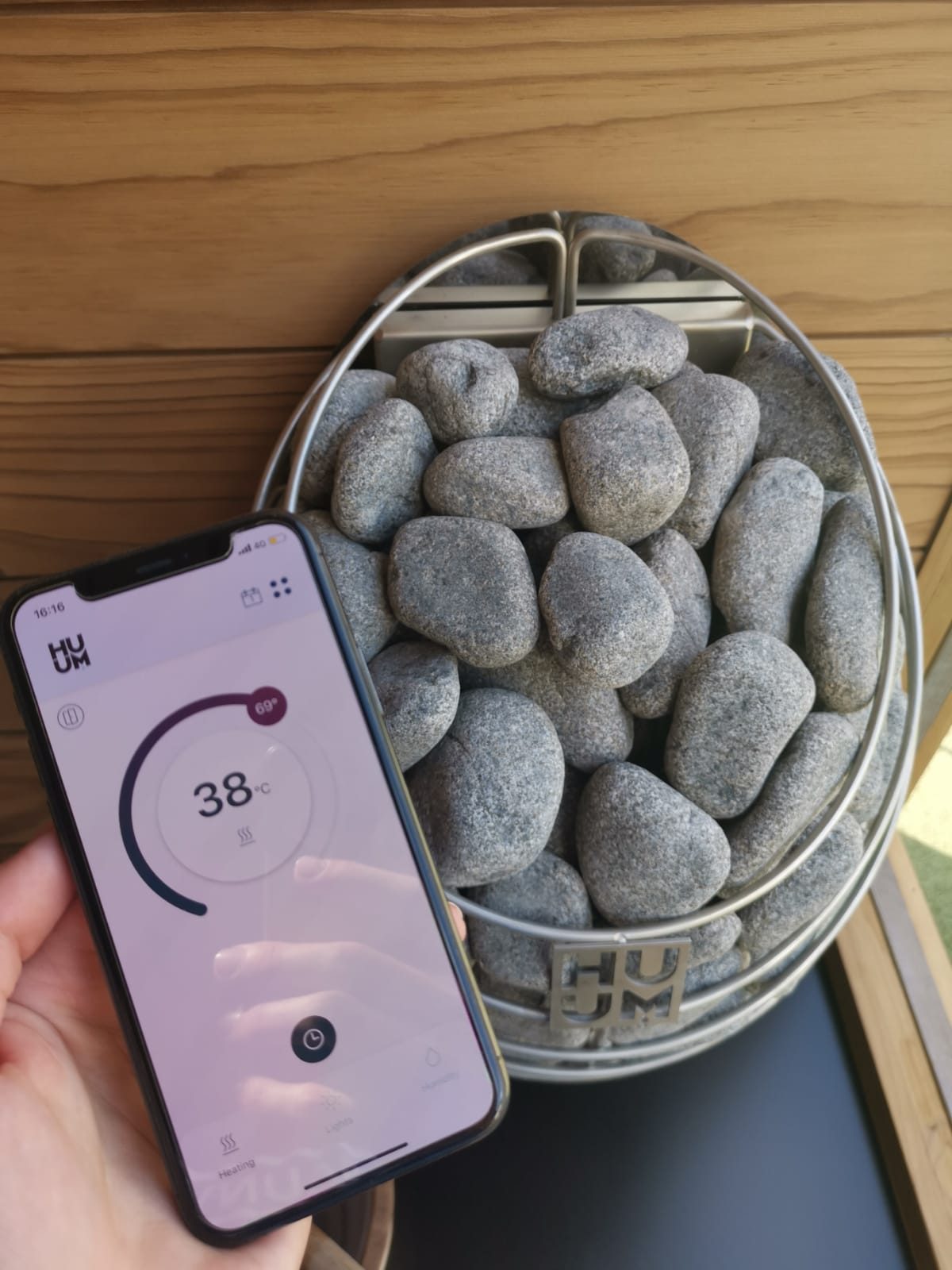 Prémiová pec s ovládaním v mobile